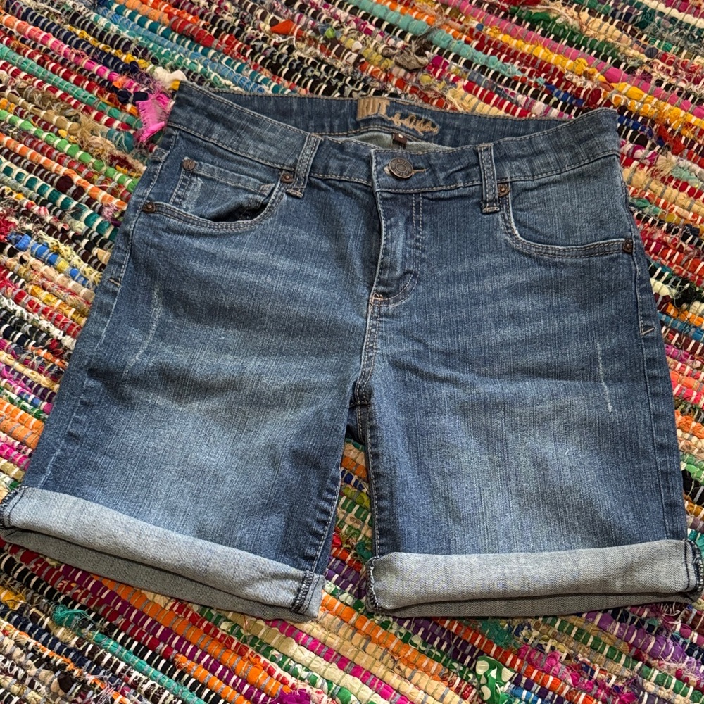 Kut from the Kloth Dark Blue Jean Shorts sz 6 Like New